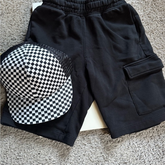Black Cargo H&M Shorts - Picture 1 of 2